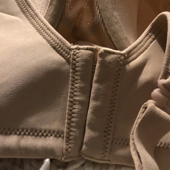 🚨B2G1 New VANITY FAIR Tan Full Support 2 Way Criss Cross Bra - Picture 6 of 8